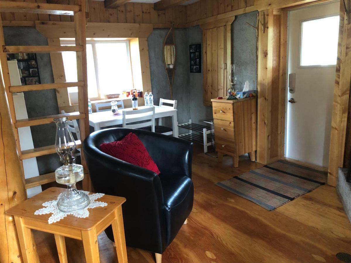Vines And Puppies Hideaway Bed & Breakfast Jade City Bagian luar foto