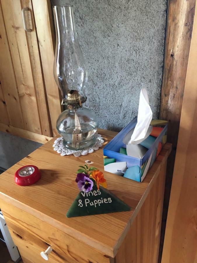 Vines And Puppies Hideaway Bed & Breakfast Jade City Bagian luar foto